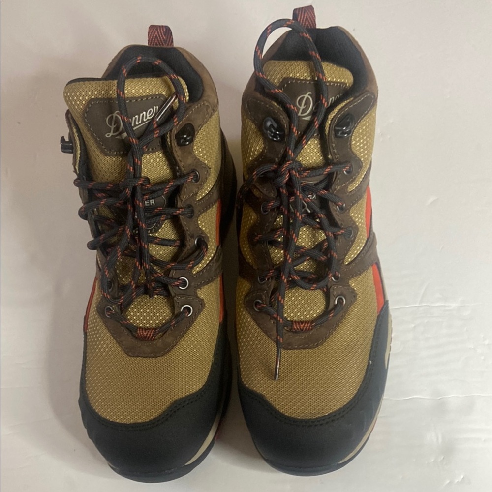 Danner women’s Brown and Black Hiking Boots nwot